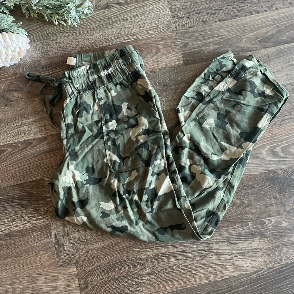 Guess Camo Pants